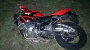 Tragedia en ruta 2: su amigo tuvo un accidente, corrió a socorrerlo y se mató con la moto
