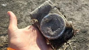 Encontró una cámara que estuvo sumergida 6 años en los Esteros del Iberá: lo que descubrió fue sorprendente