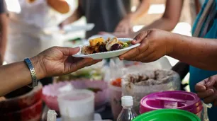 Nochebuena: movimientos sociales organizan una cena para 1500 personas en situación de calle