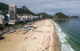 Vacaciones 2026: cómo saber si la prepaga cubre asistencia en el exterior