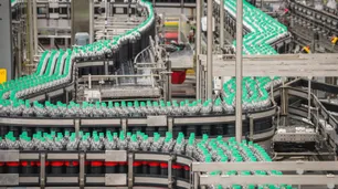 En medio de la tensión del consumo local, Coca-Cola ratifica su plan de inversiones por USD 1.400 millones en Argentina