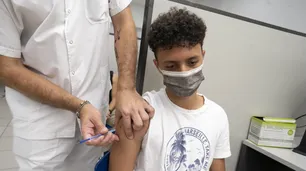 La Agencia Europea de Medicamentos recomendó usar vacunas de refuerzo dirigidas a la variante Ómicron