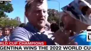 Caravana mundialista: así fue el mal momento que vivió un corresponsal de CNN