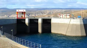 El Gobierno autorizó la privatización de cuatro empresas hidroeléctricas