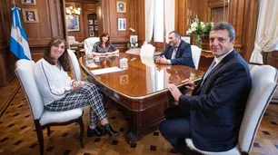 Cristina Kirchner y Sergio Massa aumentan el sueldo de los trabajadores del Congreso