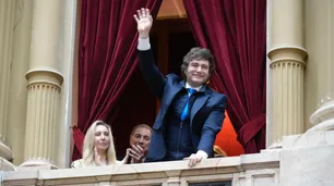 Enrique Szewach analiza la estrategia económica de Milei: “El error fue invertir el orden, ahorrar en pesos y gastar en dólares”