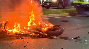 Terrible choque en Gonnet: murió un motociclista en el siempre temible Camino Centenario