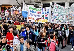 Siguen las tomas en 25 colegios y crece la polémica entre padres