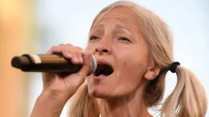 Vivía en la calle, la grabaron cantando ópera y hoy es famosa