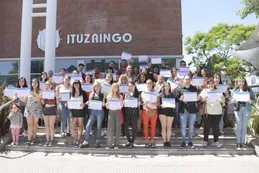 Más de 250 vecinos de Ituzaingó recibieron su certificado de estudios realizados en la Plataforma de Formación a Distancia