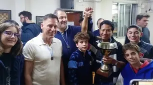 Peter Thiel sorprendió al competir en un torneo barrial de ajedrez del Abasto, donde obtuvo el tercer puesto