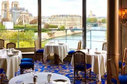 Desaparecen 83 botellas de vino de un lujoso restaurante de París
