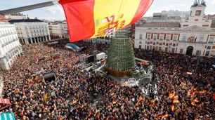 España sigue en erupción, por la "rendición" de Pedro Sánchez a las demandas catalanas