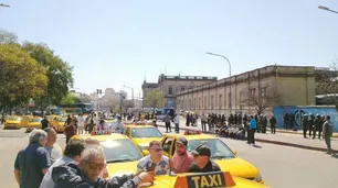 Córdoba: Taxistas piden mayor control municipal sobre Uber y Cabify
