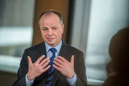 HSBC recortará miles de empleos para controlar costos