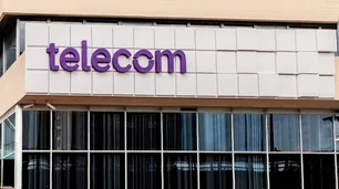 Javier Milei contra Clarín: con fuertes objeciones a la compra de Telefónica, exigirá que Telecom desarme acciones