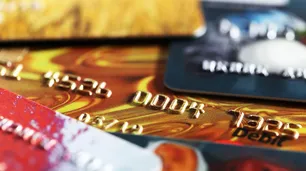 El Gobierno aumenta 69% el reintegro por compras con débito: ¿a quiénes beneficia la medida?