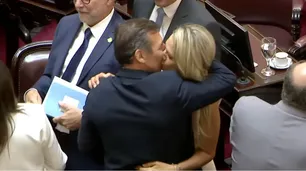 El beso entre Carolina Losada y Luis Naidenoff en el Senado tras la designación de auditores de la AGN