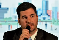 Burzaco advierte: "Nuestro objetivo es que el que quiera ir a trabajar, lo pueda hacer”