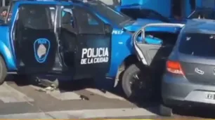 Finde de sirenas en Barracas: pasaron del incendio y el humo, a un choque con 10 heridos