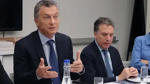 Señales de EE.UU. y el ‘efecto Brasil’ cambian el clima: caen el riesgo país y el dólar