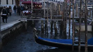 Las impactantes fotos de los canales secos de Venecia