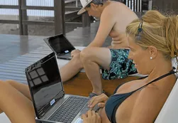 Vacaciones: el 75% de los argentinos no se desconectan de su trabajo