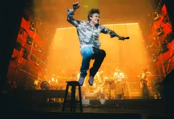 Louta presentó "Un Instante" en Buenos Aires, con dos noches a sala llena en el Teatro Vorterix