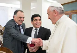 Cristina nombró como embajador en el Vaticano a un funcionario que echó Néstor Kirchner