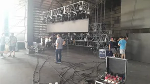 Festival de Peñas: ya comenzó el armado del escenario y la técnica en el Anfiteatro
