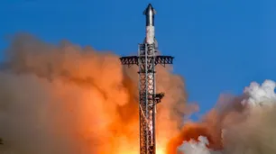 SpaceX lanzó el cohete Starship por sexta vez ante la atenta mirada de Donald Trump y Elon Musk