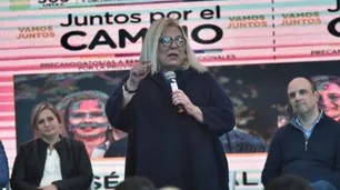 Volvió Carrió: "Como Cristina no puede renunciar, lo hace renunciar al hijo"