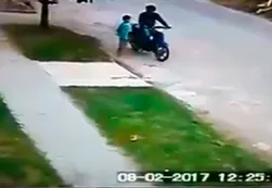 Video: Motochorro le robó 30 pesos a un nene de 6 años