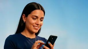 Así compraron online los argentinos en 2025: más productos por pedido, celular como tienda y más transferencias