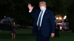 Rápido y furioso: Trump regresó a la campaña con una catarata de tuits