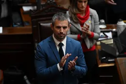 La visita a Astiz, las comisiones y los gastos de la SIDE complican los acuerdos libertarios