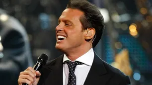 Luis Miguel, en pareja con el amor de su infancia y volviendo a los escenarios