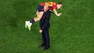 Luego de que Rubiales ratificara su continuidad, Jenni Hermoso y 80 jugadoras españolas renunciaron a la selección