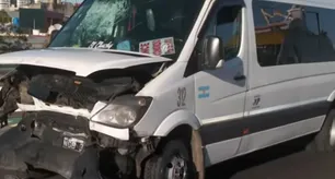 Grave accidente en la autopista 25 de Mayo: 19 heridos por el choque de una combi contra el guardarrail