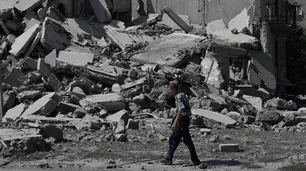 Un "súper pronosticador" anticipó la Tercera Guerra Mundial y el colapso de las democracias antes de 2032
