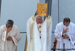 La convocante homilía final del Papa en Río: "El Evangelio es para todos"