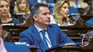 Cómo fue la reunión libertaria para aplacar los efectos de la visita a represores: ¿Qué pasará con la diputada ausente?