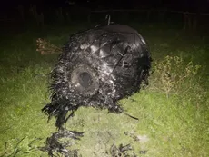 Misterio en Chaco: cayó un objeto metálico del cielo en una zona rural y generó un fuerte operativo policial