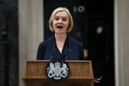 Renunció la primera ministra británica, Liz Truss: estuvo un mes y medio en el cargo