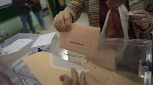 Elecciones en España: los socialistas ganan, pero la derecha suma más diputados