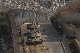 Israel intensifica sus ataques aéreos y envía más tropas a Siria