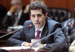 Wado de Pedro se refugió en sus militantes tras el informe de Lanata