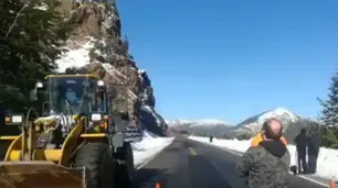 VIDEO | Un impresionante desprendimiento obligó a cerrar la Ruta 40