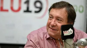 El gobernador de Río Negro criticó el plan para sacar los dólares del colchón: "No se preocupa por el interior"