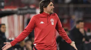 Diego Martínez dejó de ser técnico en Huracán y es candidato en Boca